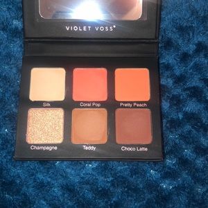 Violet Voss eyeshadow palette